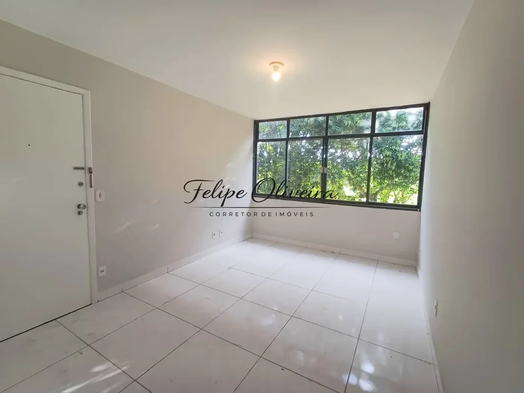 REDUZIU!!!SQN 407 - DESOCUPADO, VAZADO E COM VISTA LIVRE !Ótimo apartamento com ...