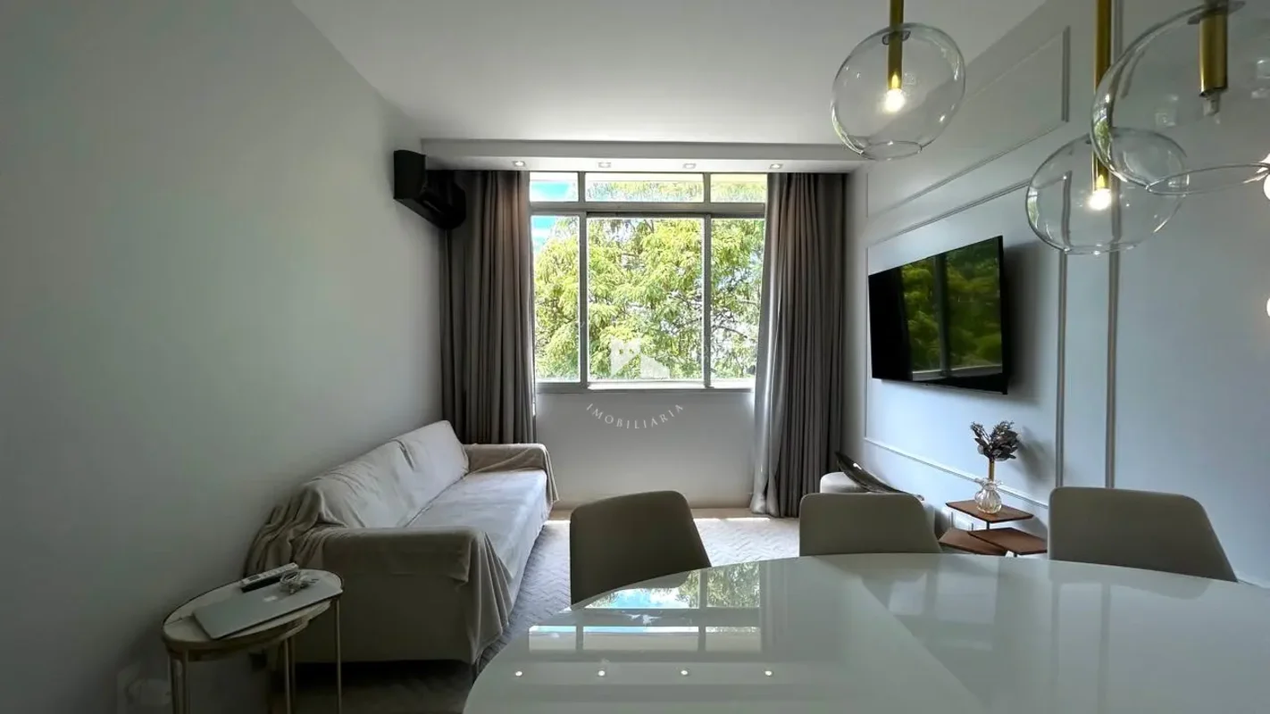 Apartamento Reformado com Vista Livre e Excelente Ventilação!Apartamento reforma...