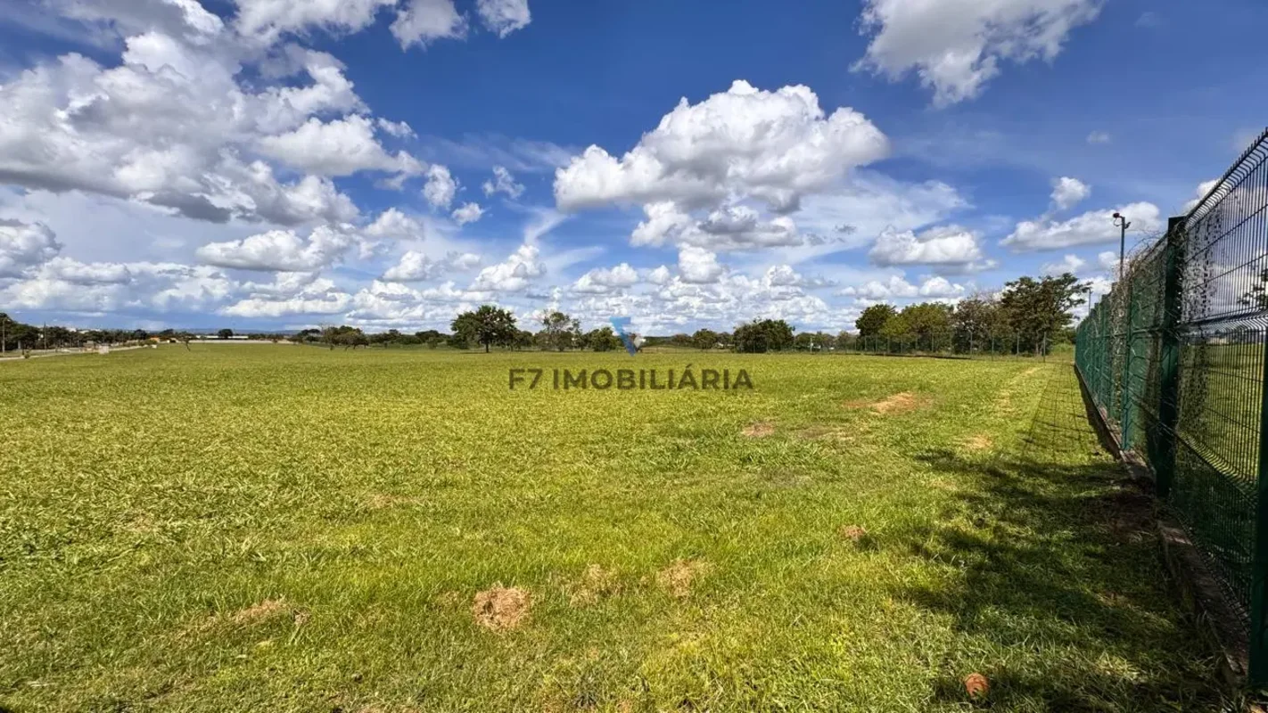 Exclusividade e privacidade no Residencial Goiânia Golf ClubeUm lote realmente d...