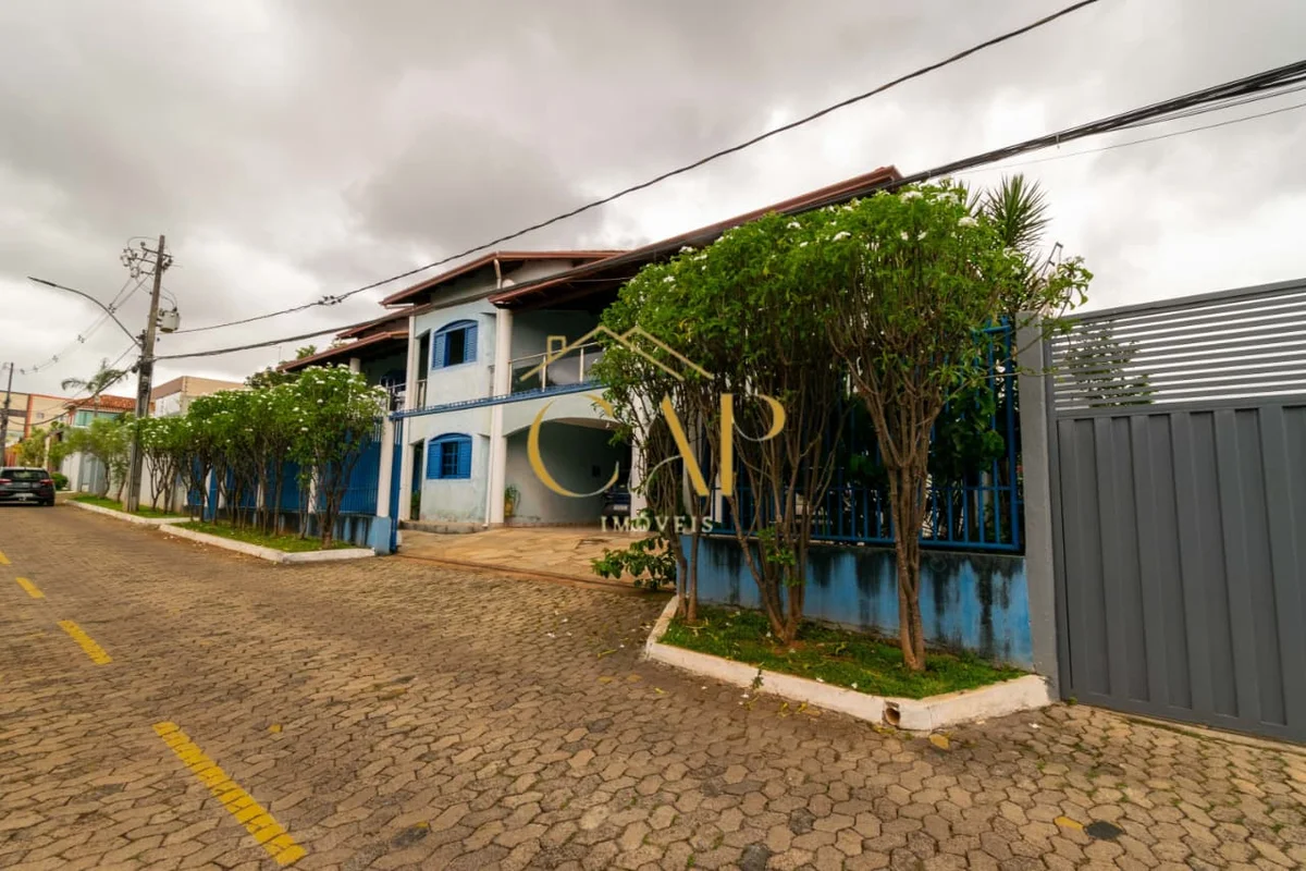 Jockey Clube - Excelente sobrado / Aceita PermutaCasa colonial na localização ma...
