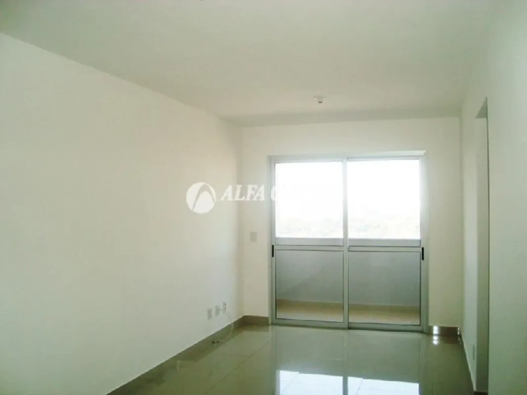 Excelente apartamento com 3 quartos, sendo 1 suÃ­te, e dois quartos com armÃ¡rio...