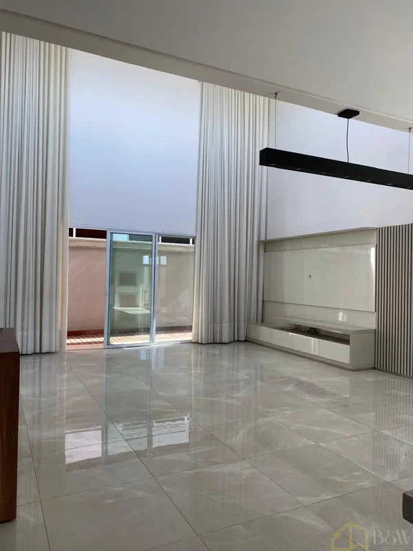 Casa térrea com 203m² em terreno de 406m² sendo:Rica em iluminação - 3 quartos s...
