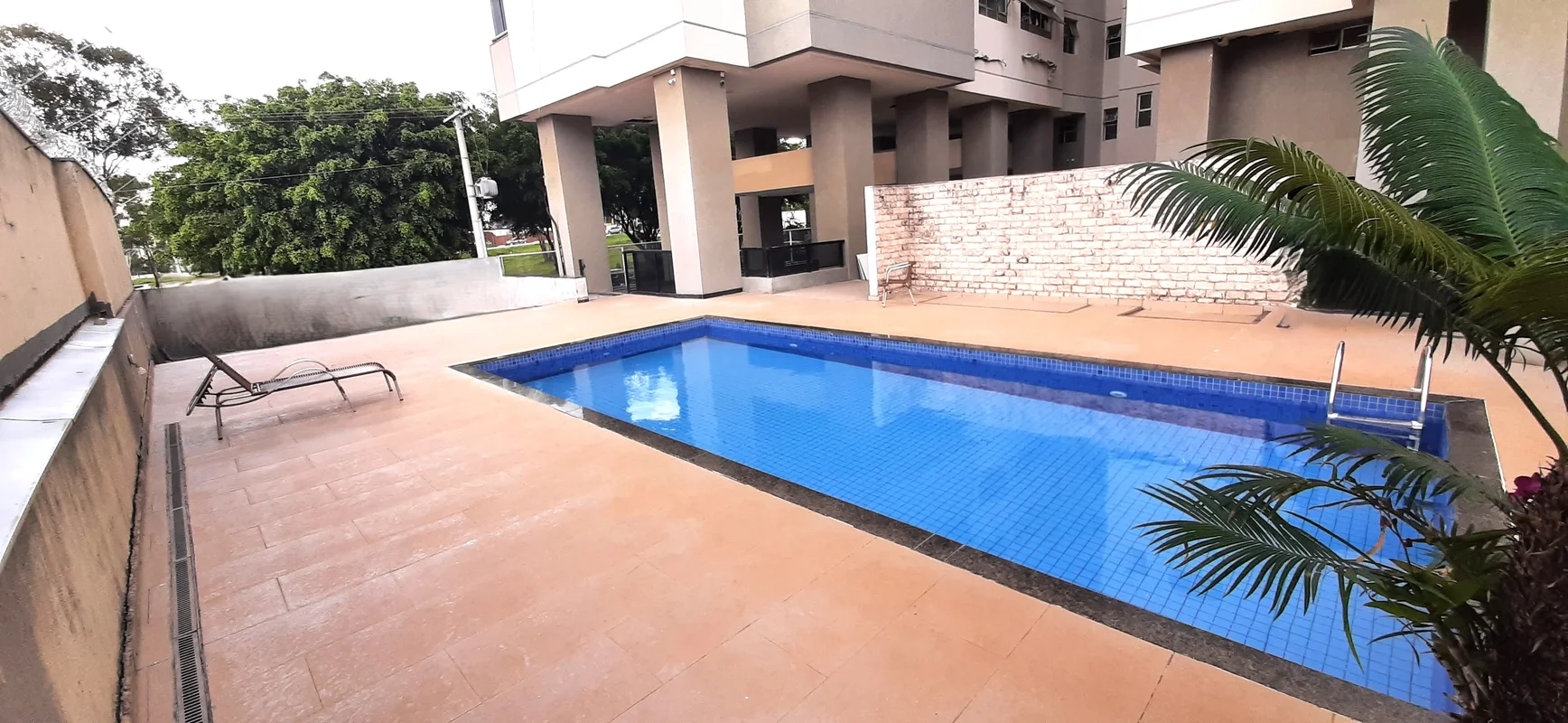 Excelente apartamento com 02 quartos, sendo 01 suíte, sala de estar, lavabo, coz...