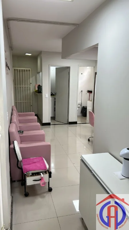 Sala comercial de 42m² na EQ 31/33 Lote 05, Guara II, DF- Sala de 42m² em andar ...