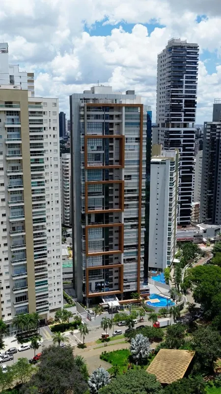 526 m² de Experiência Residencial Única. Esta cobertura duplex redefine o concei...