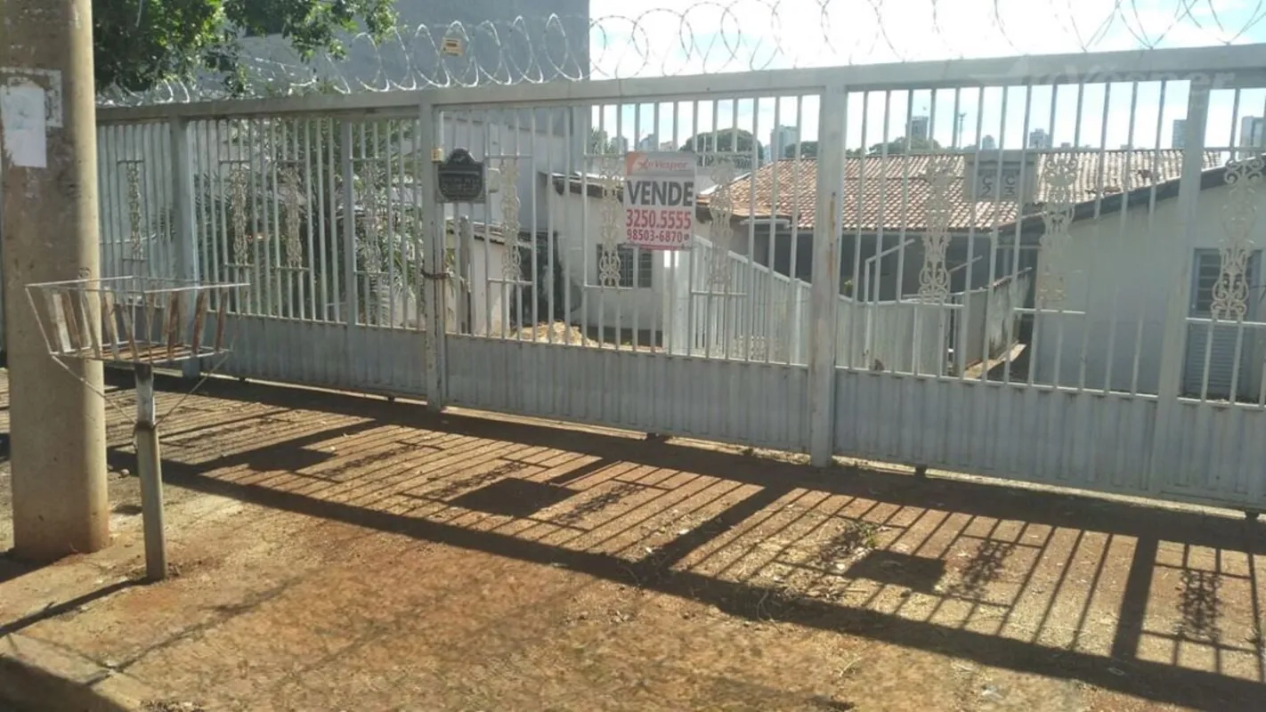 Lote à venda com 417.62m², localizado em uma região privilegiada no Setor Leste ...