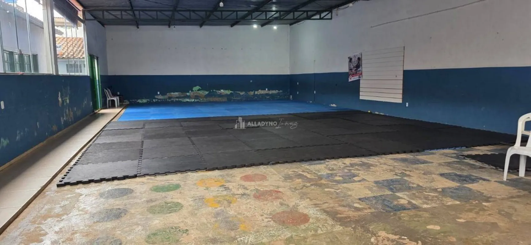 Galpão comercial disponível em São Sebastião, ideal para academias, centros de t...