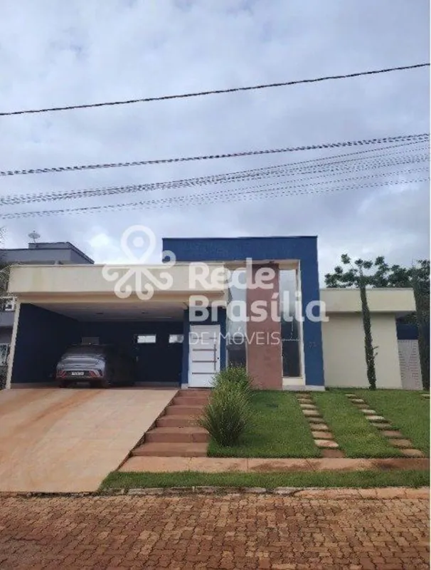 Vendo Casa situada no Altiplano Leste, Jardim Botânico a 7 km da Ponte JK e com ...