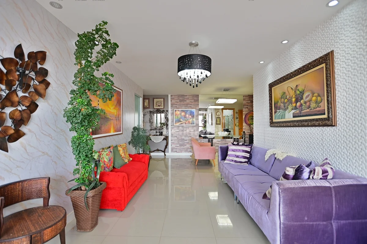 Apartamento amplo, sofisticado e extremamente bem localizado no Via Naturale. Co...