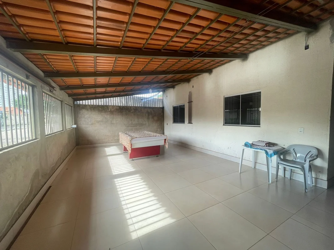 Casa de 2/4 sendo 01 Suíte Setor. Mont-Serrat/Maria Inês - ?Lote Inteiro 360 m²;...