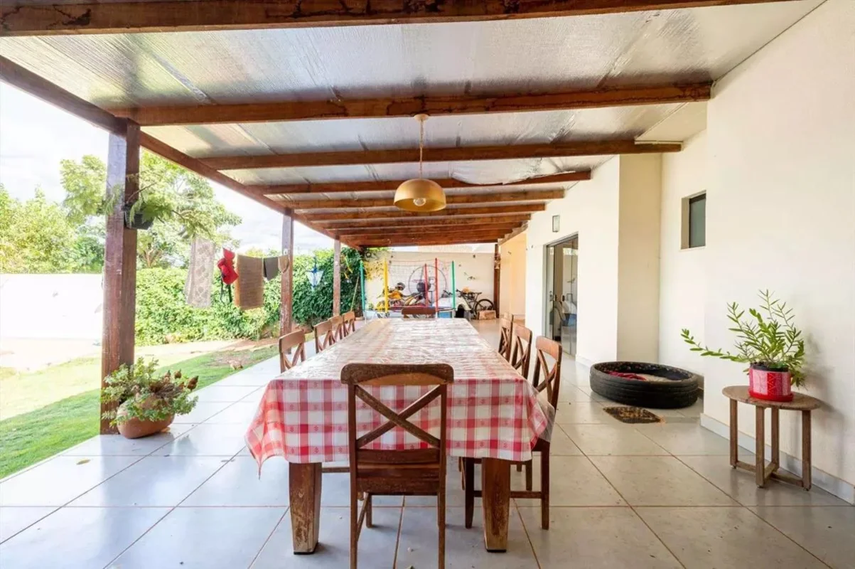 OURO VERMELHO - Casa Moderna e Reformada em Condomínio Fechado – Com de Habite-s...