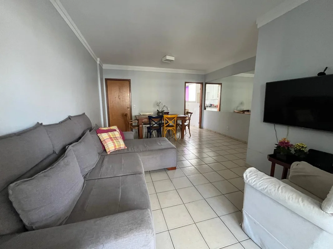 Apartamento amplo e bem localizado entre o Parque Vaca Brava e a della Panificad...