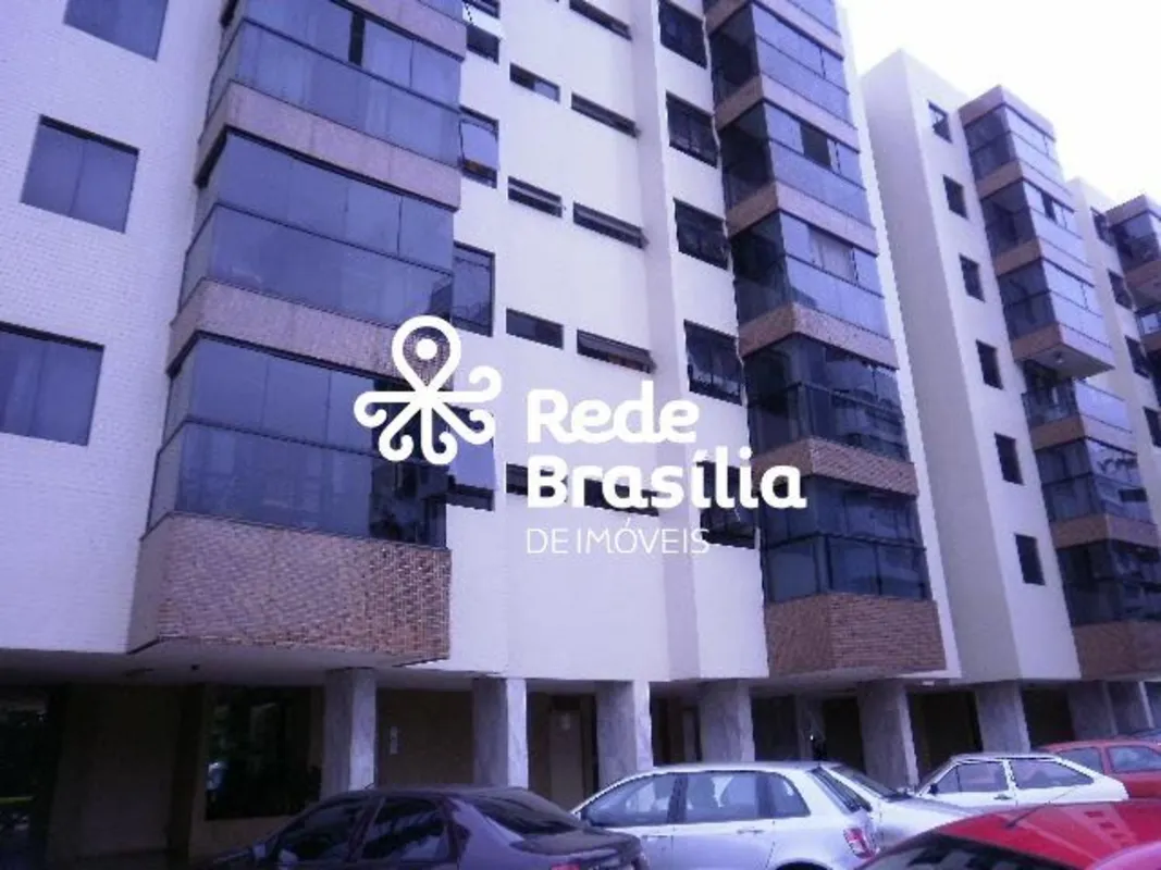 Sala com varanda fechada em blindex2 quartos com armáriosCozinha e a/serviço com...