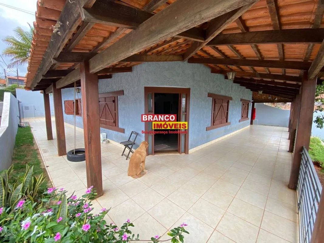 BRANCO IMÓVEIS VENDE - OPORTUNIDADE EM ARNIQUEIRADescrição do Imóvel - Lote de 8...