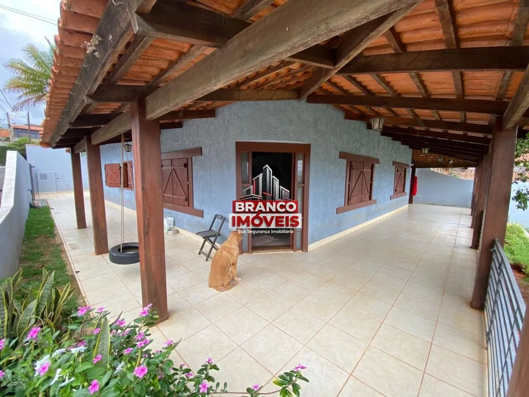 BRANCO IMÓVEIS VENDE - OPORTUNIDADE EM ARNIQUEIRADescrição do Imóvel - Lote de 8...