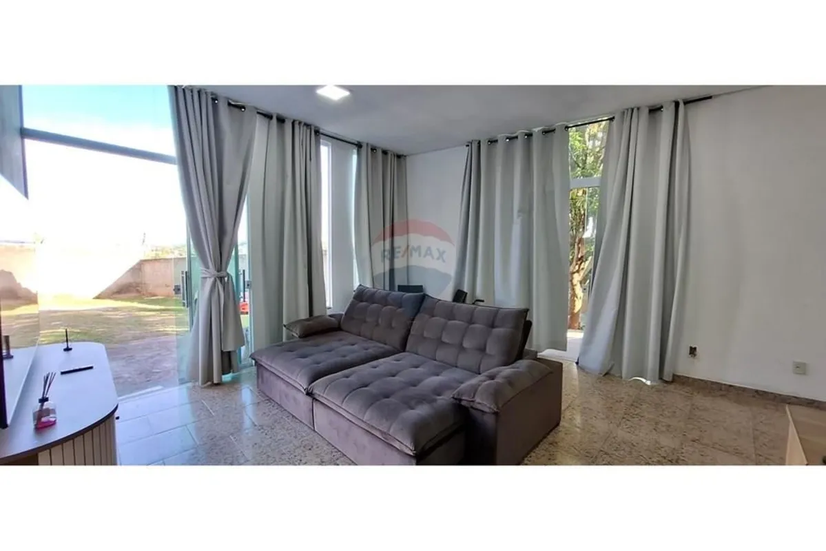VENDO CASA COM 3 SUITES NO CONDOMÍNIO MIRANTE Casa muito bem estrutura dividida ...