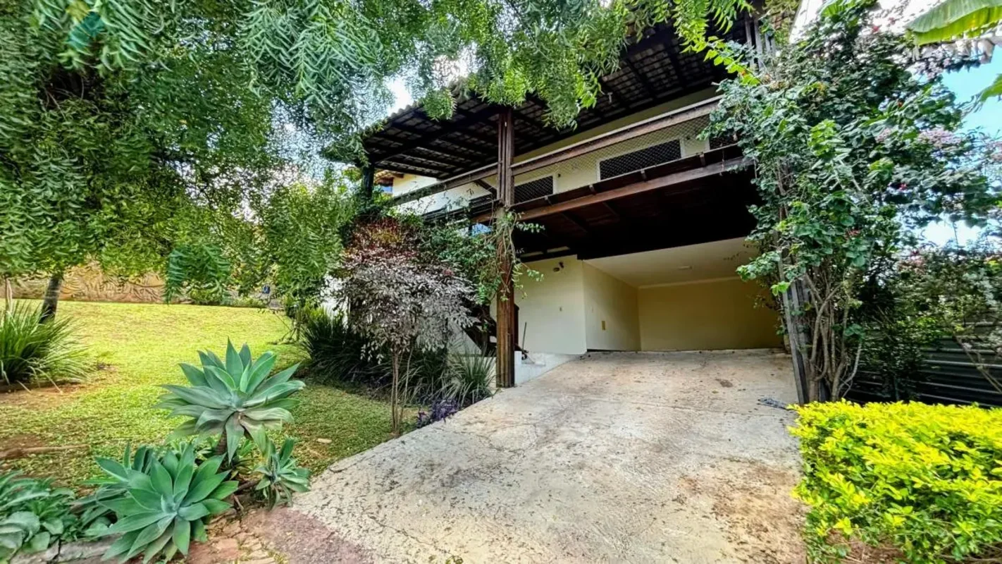 Casa no Condomínio Village Alvorada II - 5 Quartos sendo 3 Suítes -Você está pre...