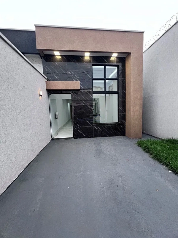 Conheça esta charmosa casa à venda no bairro Setor Santos Dumont, em Goiânia-GO....