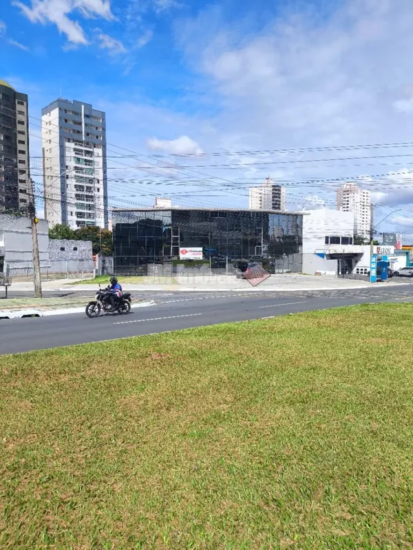 Lindo Imóvel comercial com 382 m2 de vão livre com pé direito de 7 m2, fachada t...