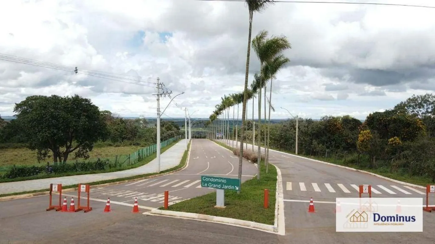 Design, lazer e segurança definem este novo condomínio fechado, de alto padrão, ...