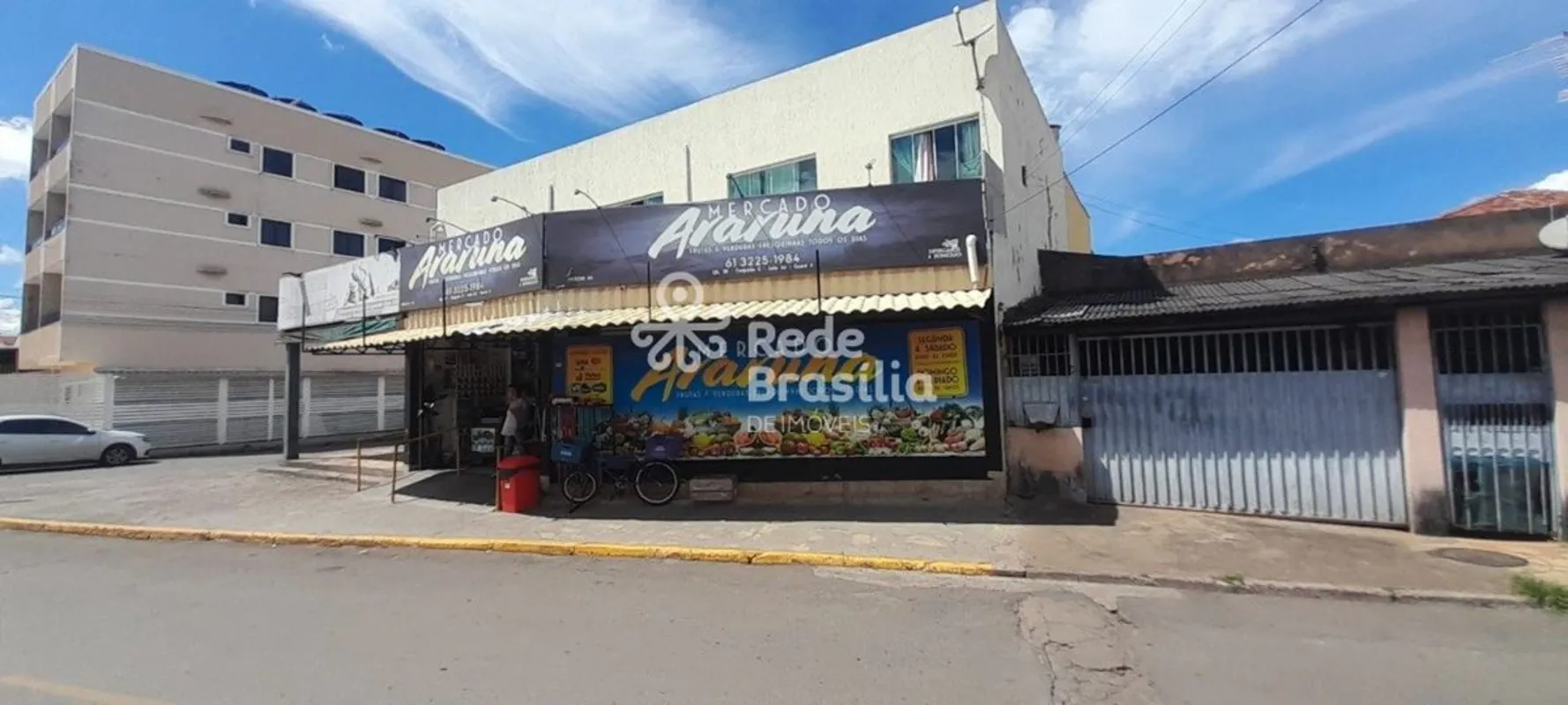 PONTO COMERCIAL Á VENDA. Vende-se mercadinho completo na Q-38 do Guará II, em ex...