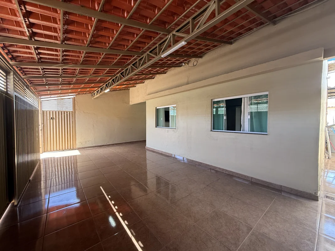 Descubra uma oportunidade única na QNM 7 Conjunto I, Ceilândia Sul, DF: uma resi...