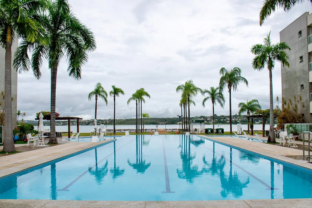 Apartamento belíssimo com vista camarote para piscina e Lago Paranoá no Brisas d...