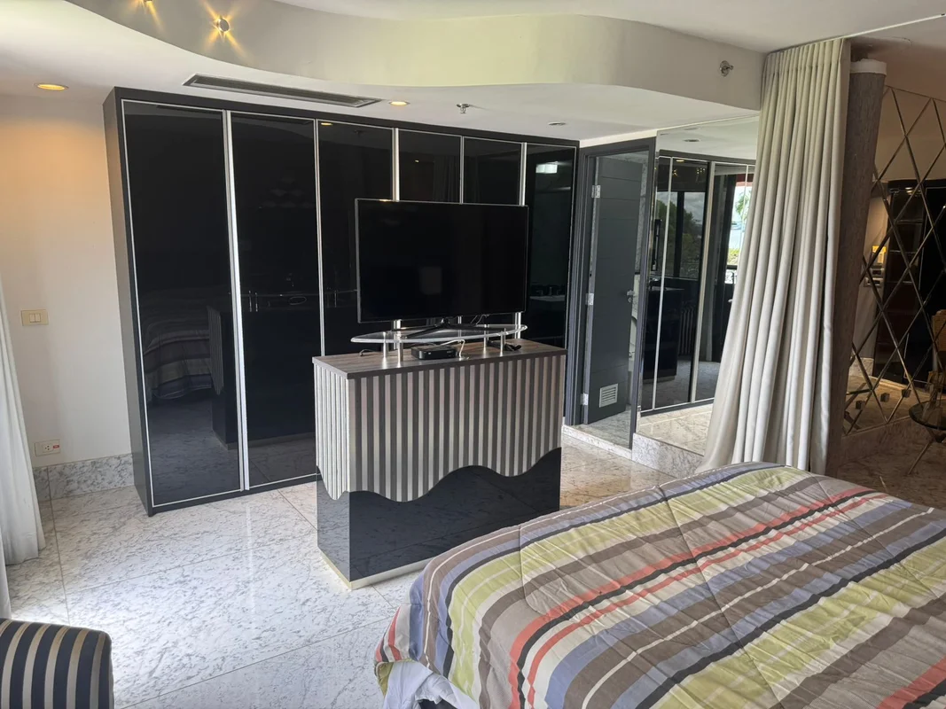 BBS Vende Flat mobiliado e reformado no Golden Tulip no Setor Hoteleiro Norte. P...