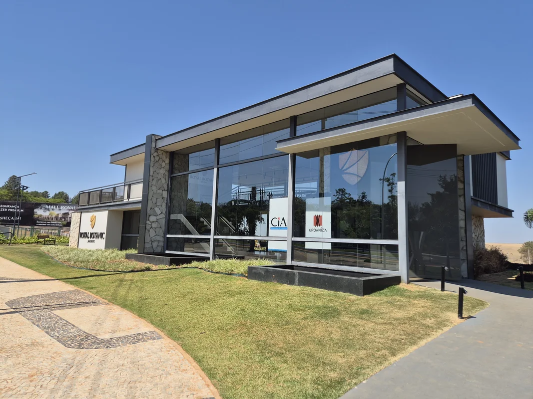 Lote residencial de 389m² à venda no Condomínio Royal Botânic no Jardim Botânico...
