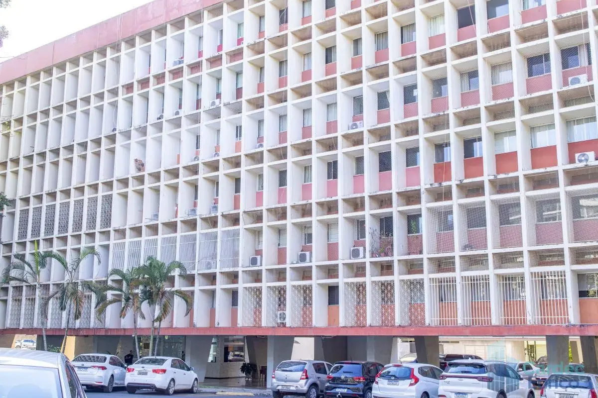 Raridade na Asa SulApartamento de 97 m²São 2 qts + DCEMeio de quadra 3º andarSem...