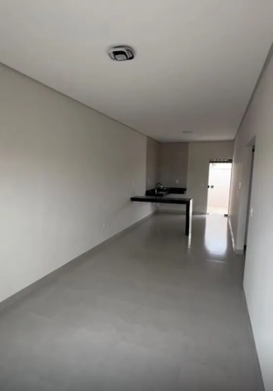 Garanto que esta casa vai te encantar muito mais pessoalmente.A casa está locali...