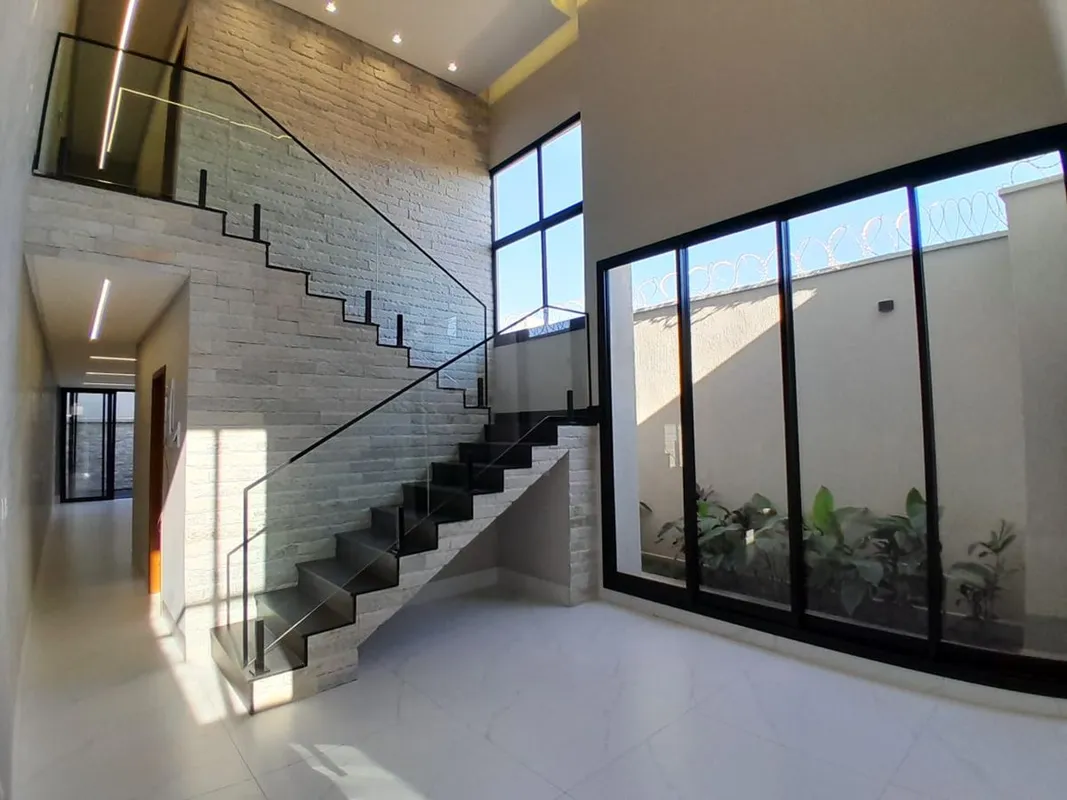 Sobrado - St.Três Marias - Área construída: 163.26m²- Área de lote: 180m²- 3 sui...
