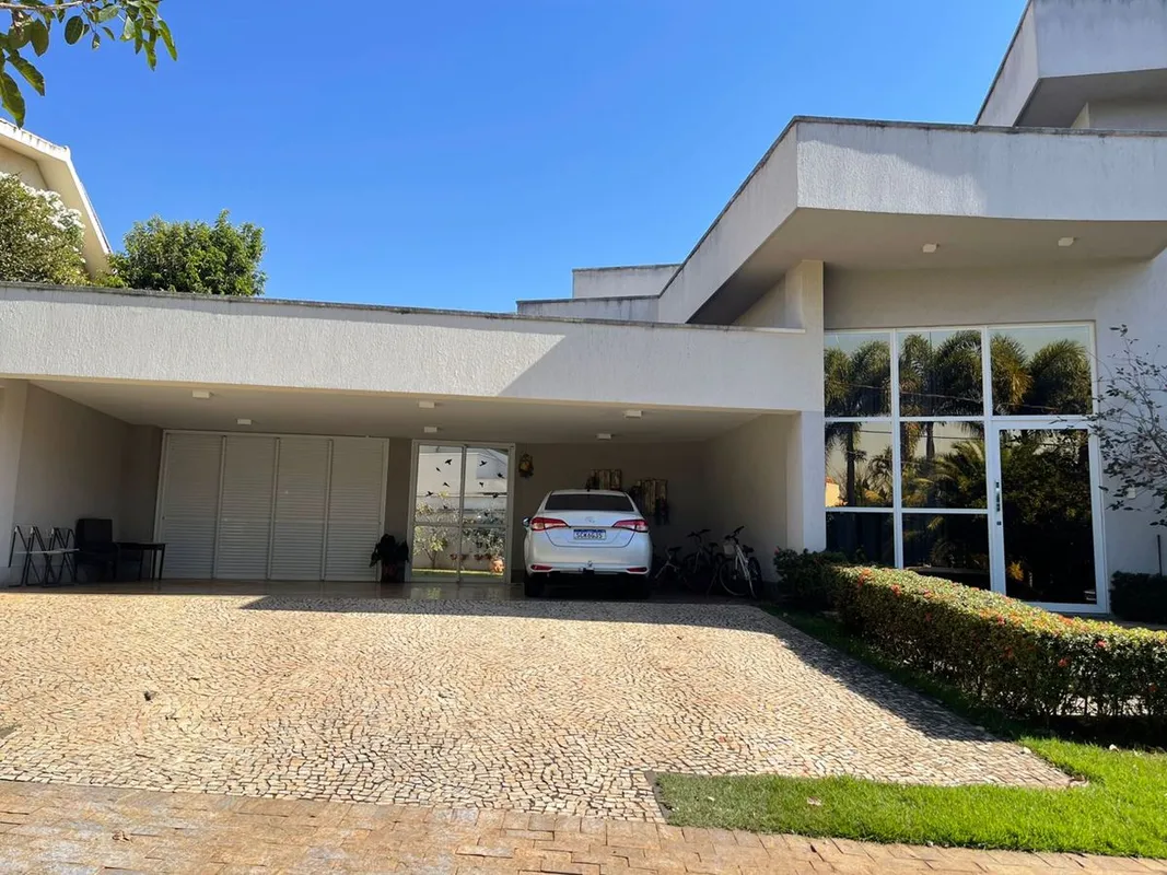 Casa à Venda – Portal do Sol IIÁrea construída: 497,33 m²Área do terreno: 632,45...
