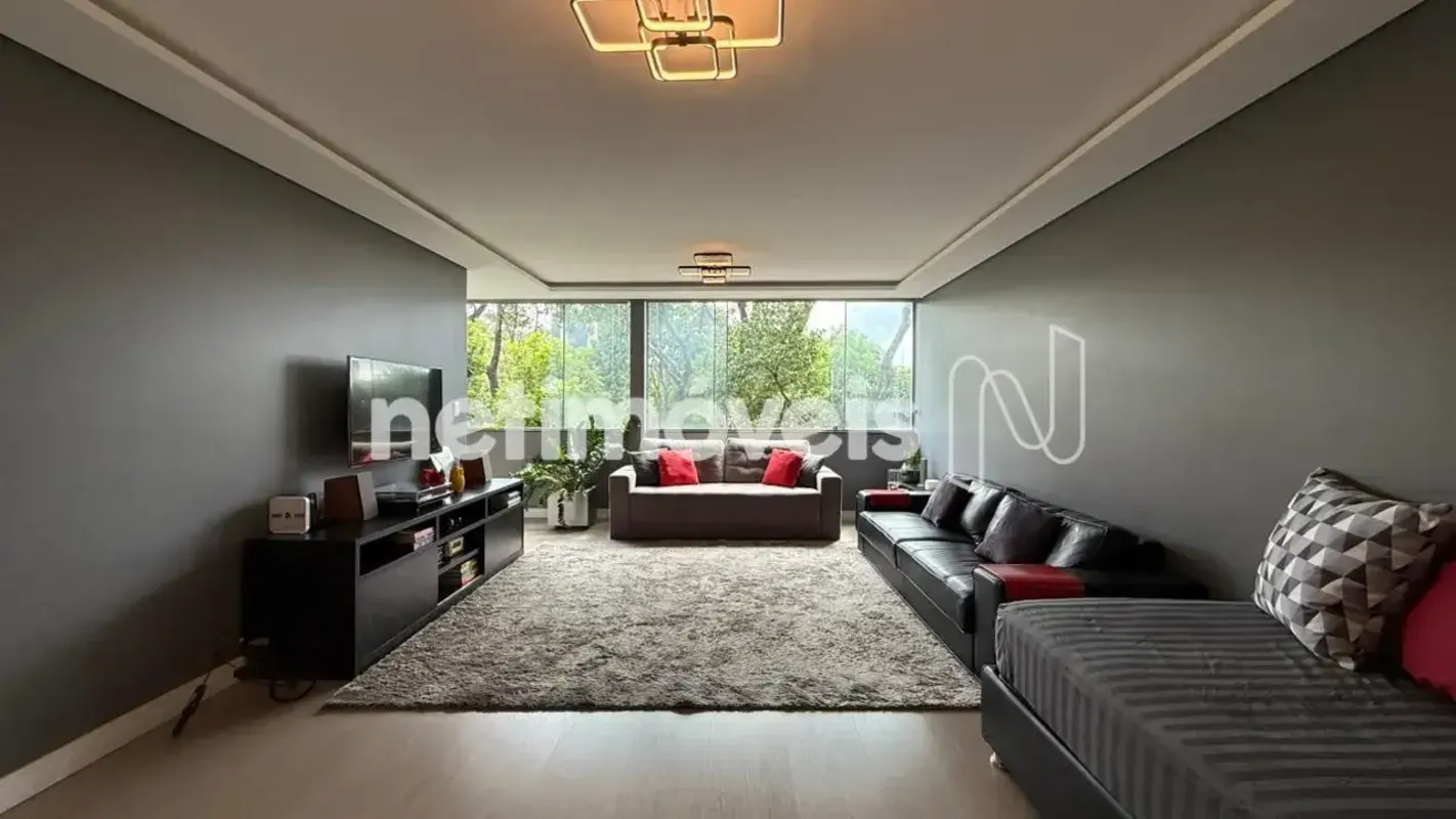 Apartamento Reformado | 3 Quartos | SQS 203 – Asa Sul Excelente apartamento refo...