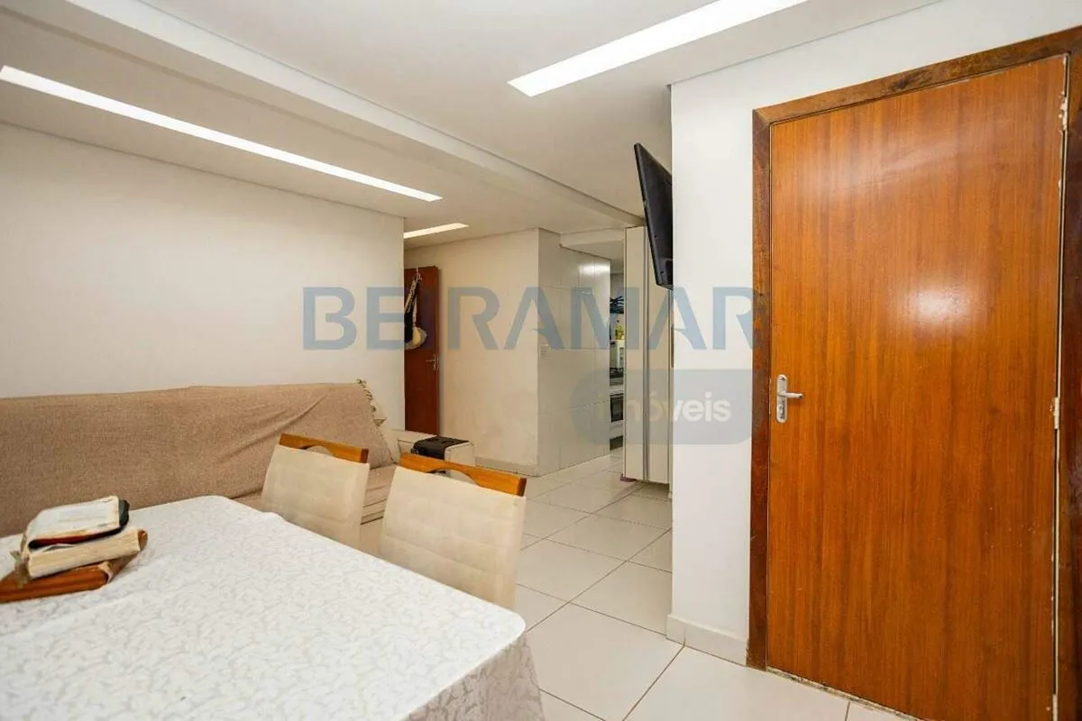 Apartamento lindo, bem iluminados e ótima ventilação natural. Ideal para quem bu...