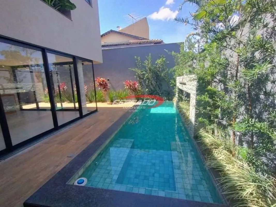 Sobrado no Jardins Madri com 290m2 de construção e 370m2 de terreno, projeto imp...
