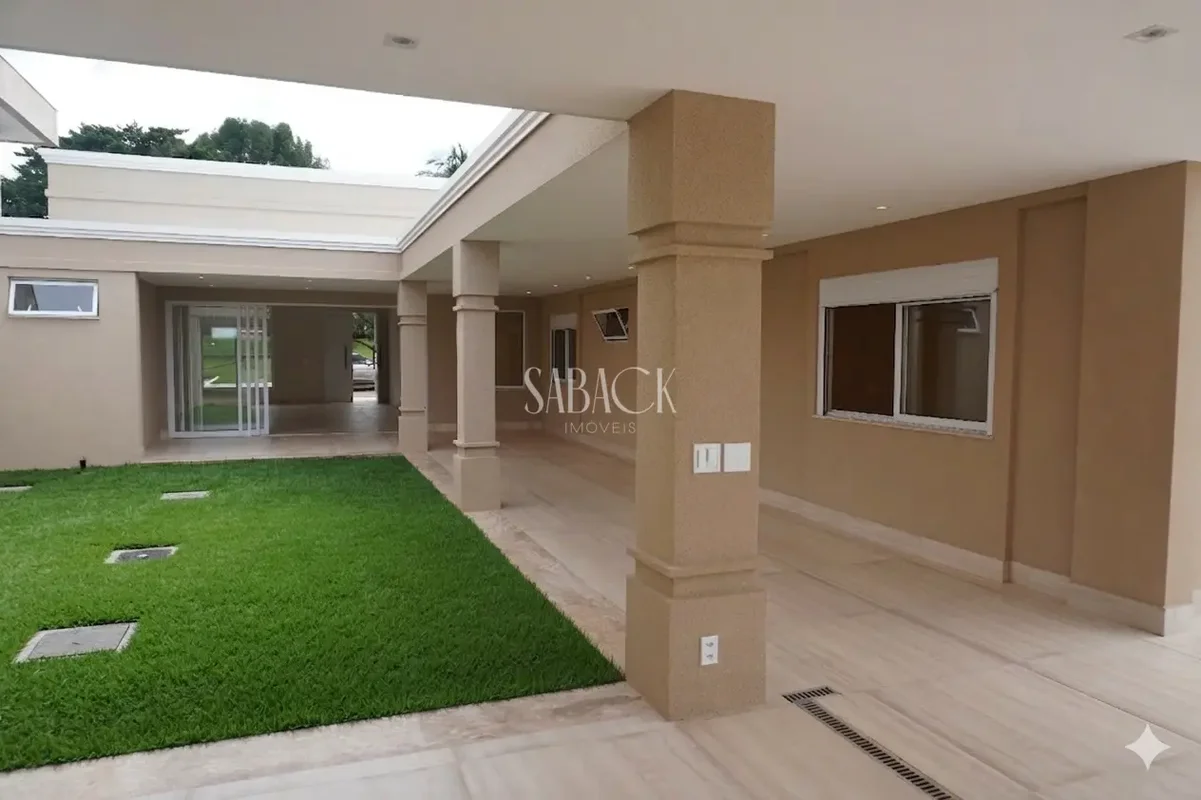 Esta casa não impressiona pelo tamanho. Impressiona pela inteligência de cada de...