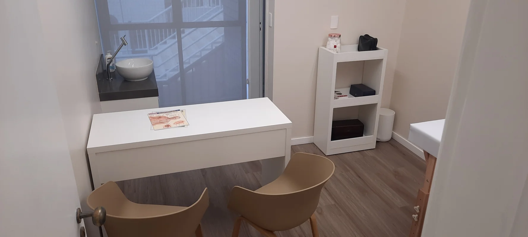 Sala comercial de 24m² no Life Center, ASA NORTE, Brasília, DF. Ideal para consu...