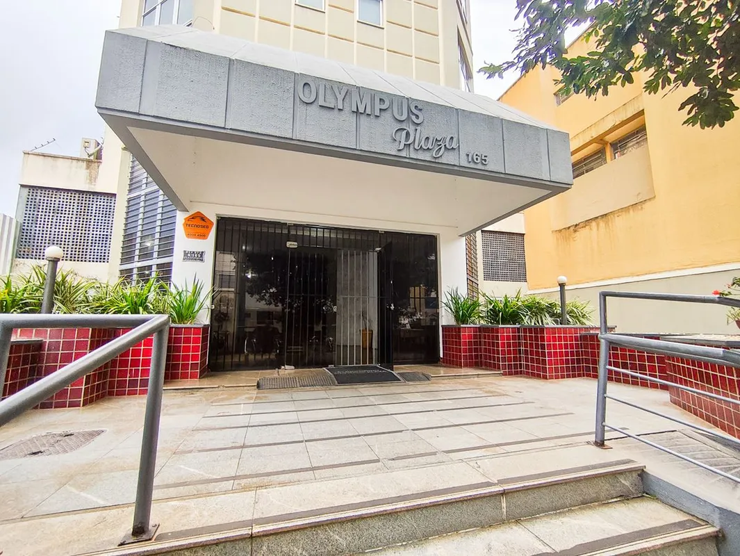 Sala comercial de 41mÂ² mobiliada, recentemente reformada e pronta para uso. Con...