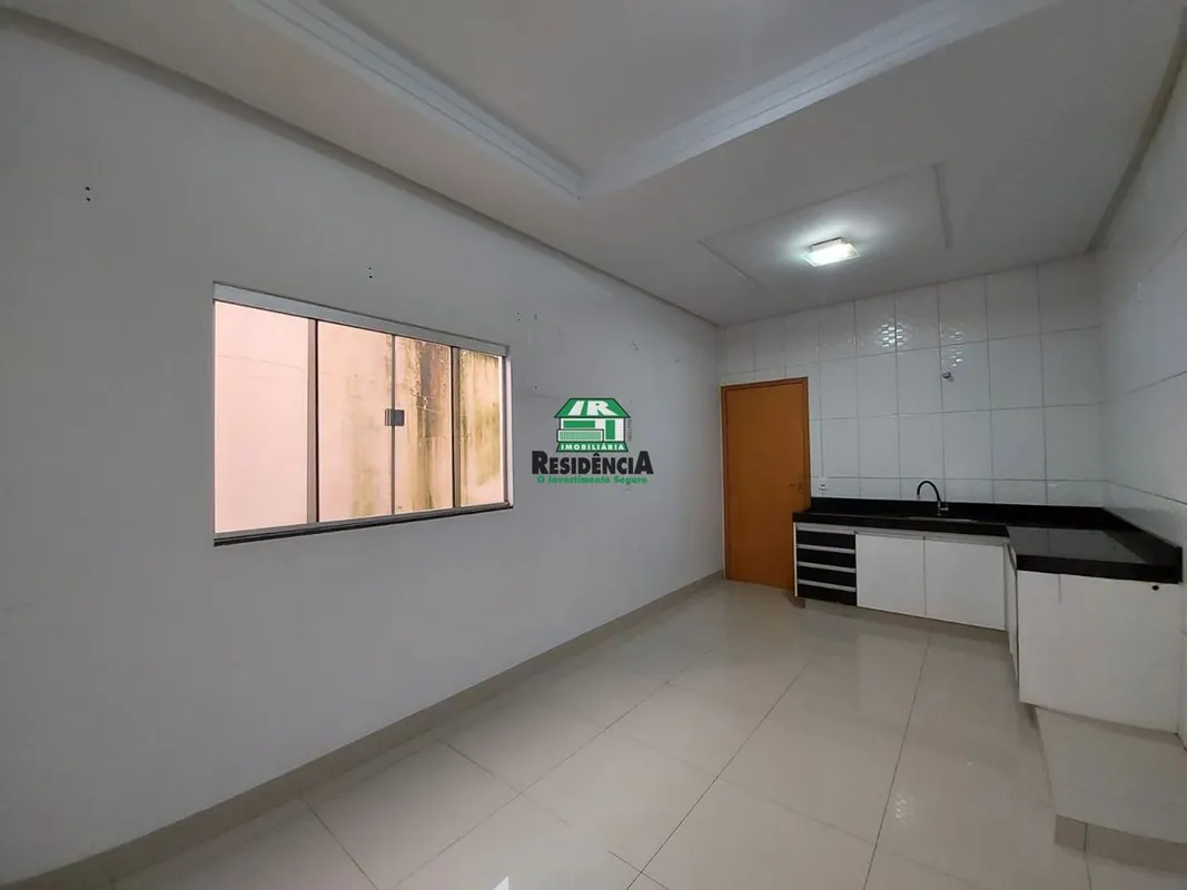 Área total 348 m²Área útil 118m²03 quartos sendo 01 suíte com box,02 salas,hall ...