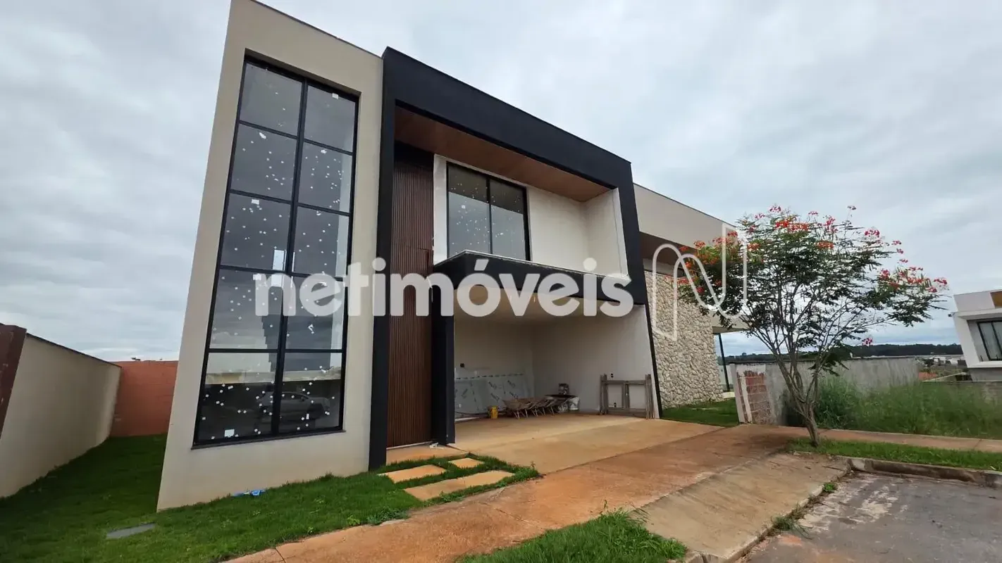 Localização: Casa de alto padrão com 400m² de área construída no Le Premier Resi...