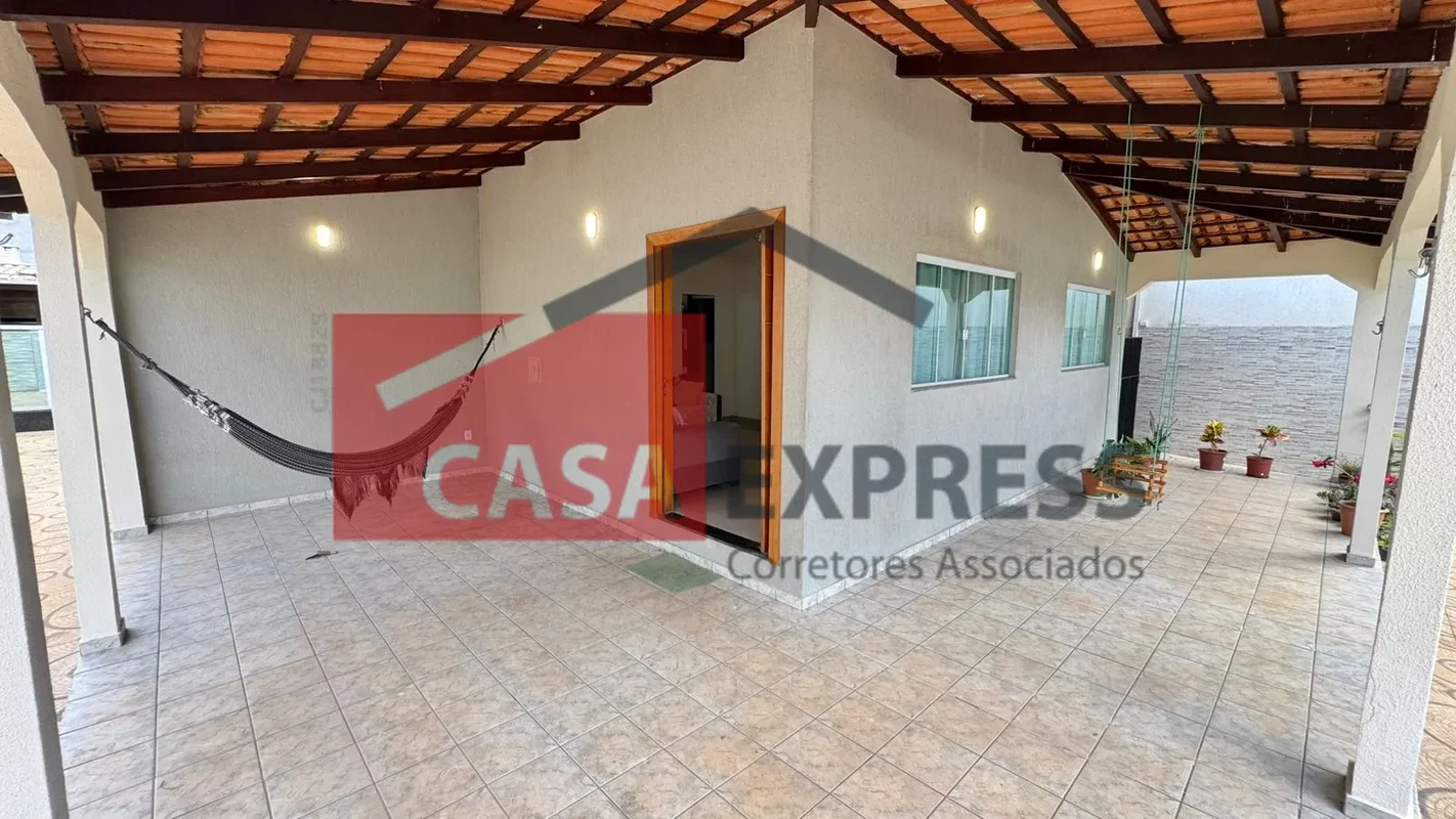 Oportunidade única, casa térrea com possibilidade de financiamento. *** Condomín...