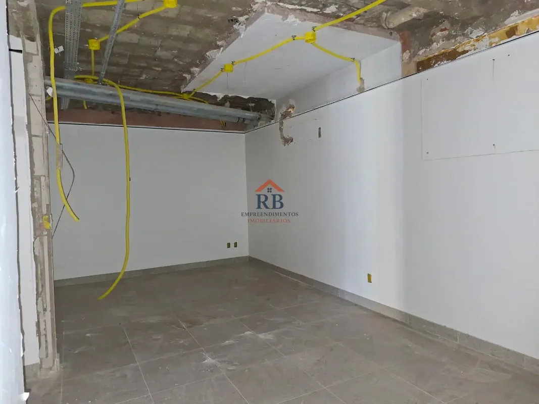 Loja comercial com área total de 262 m², localizada no Setor Comercial Norte – S...