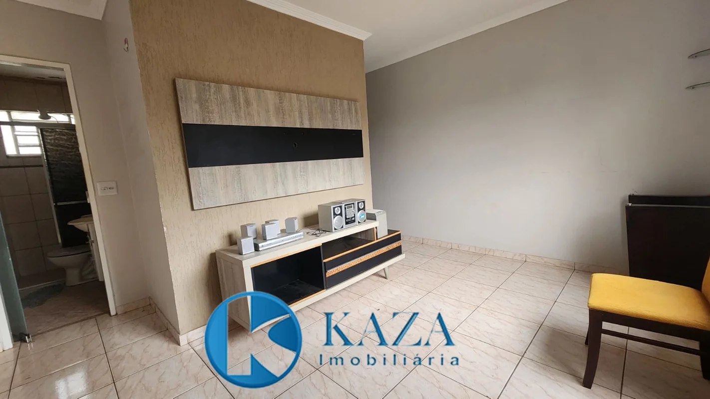 Apartamento no terceiro andar, de 02 quartos, bem iluminados e arejados, com arm...