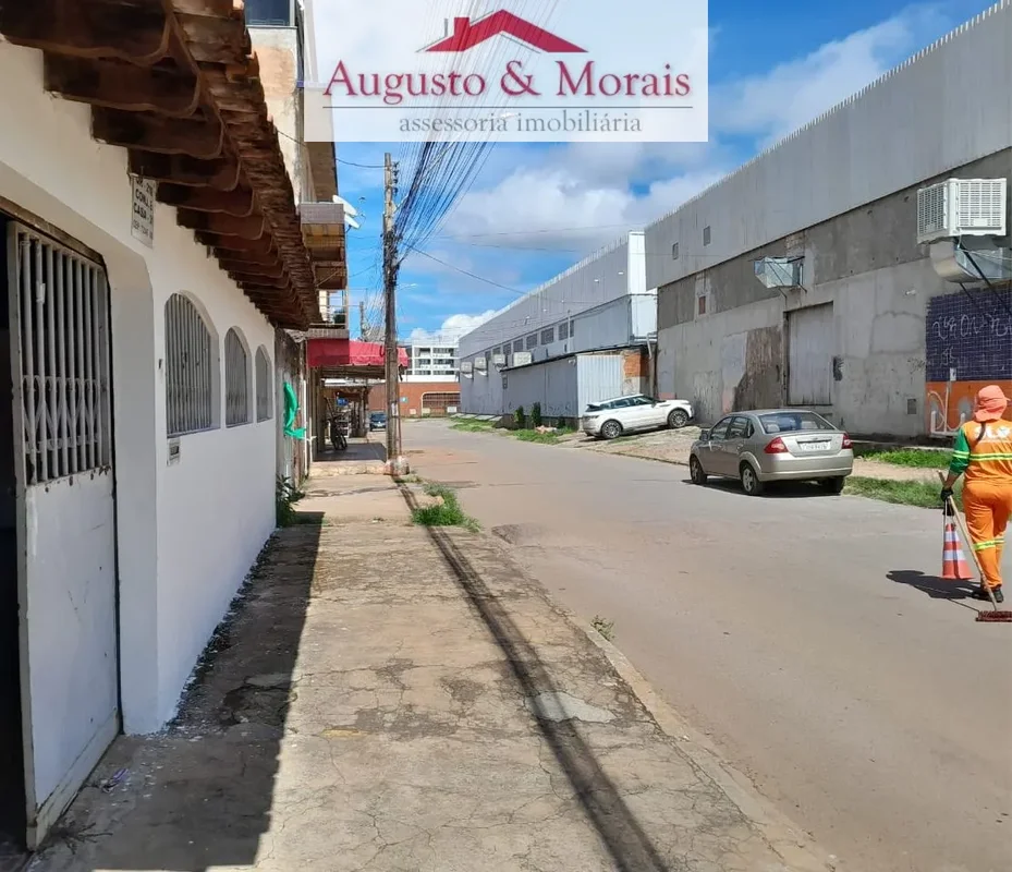Vendo casa na QR 216 Conjunto E Santa Maria, atras da loja D I D;Casa com 3 quar...