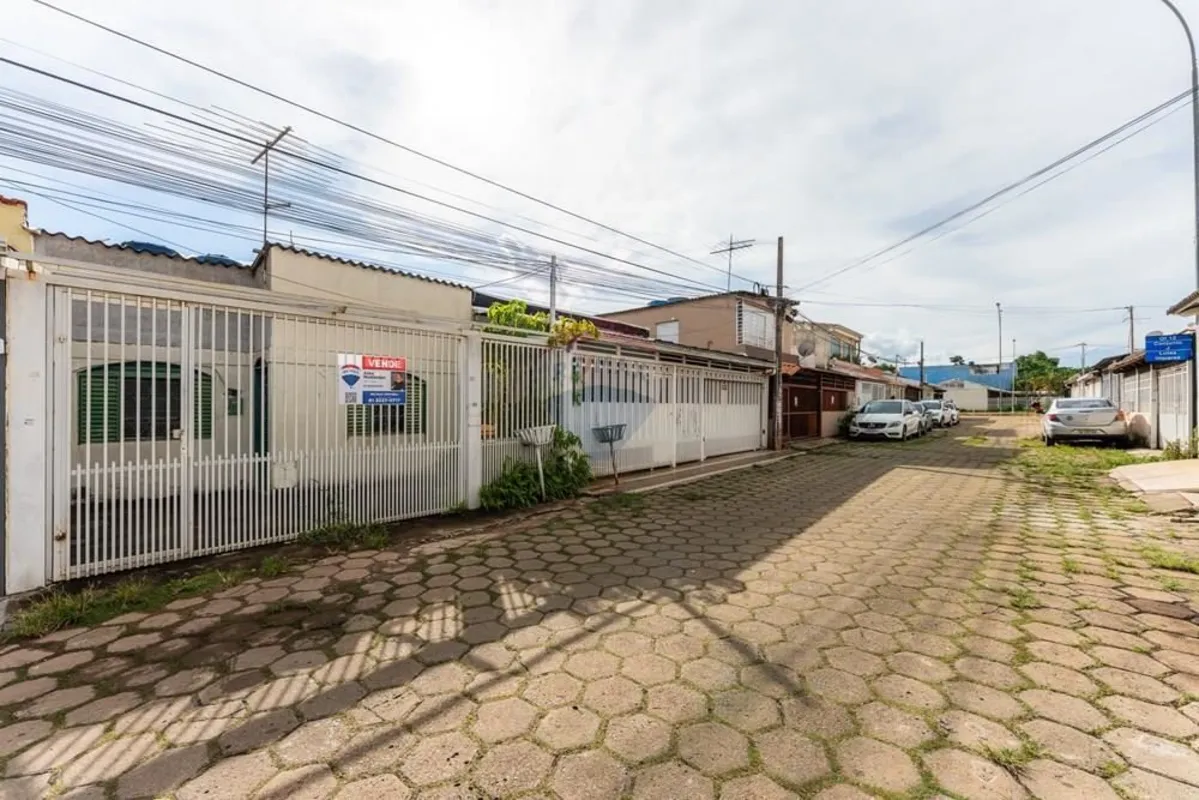 CASA COM 3 QUARTOS + EDÍCULA NO GUARÁ I (QI 12) | LOCALIZAÇÃO PRIVILEGIADAAprese...