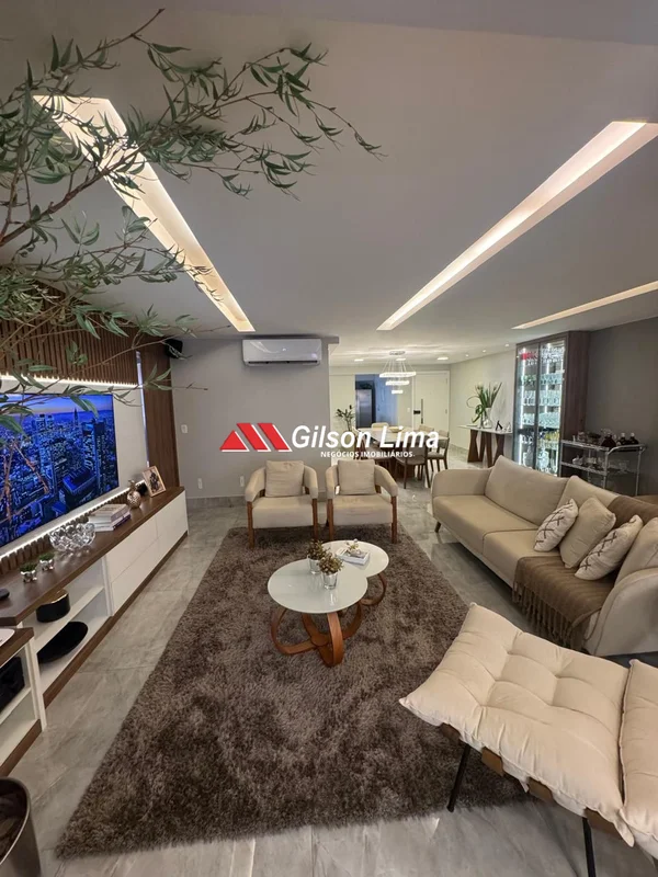 ** 155 m2 - 3 Quartos ( 3 SUÍTES ) - Varanda com churrasqueira - Armários - 3 VA...