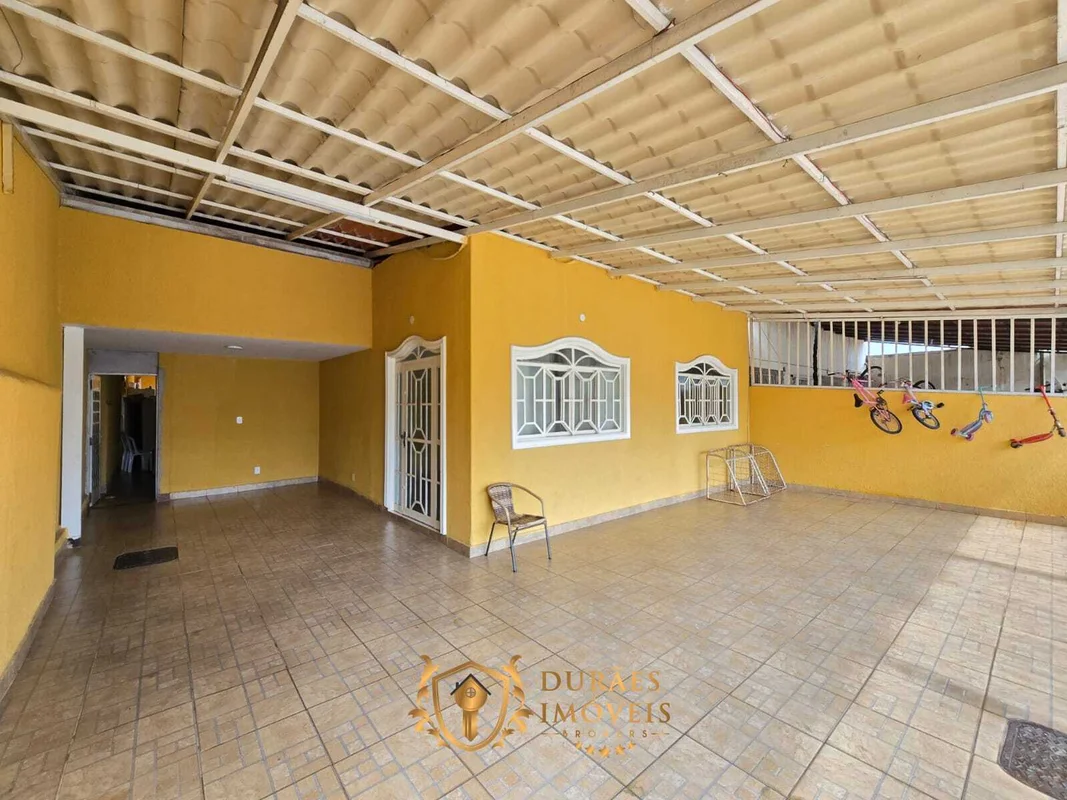 A Durães Imóveis Brokers tem a honra de apresentar este belíssimo imóvel localiz...