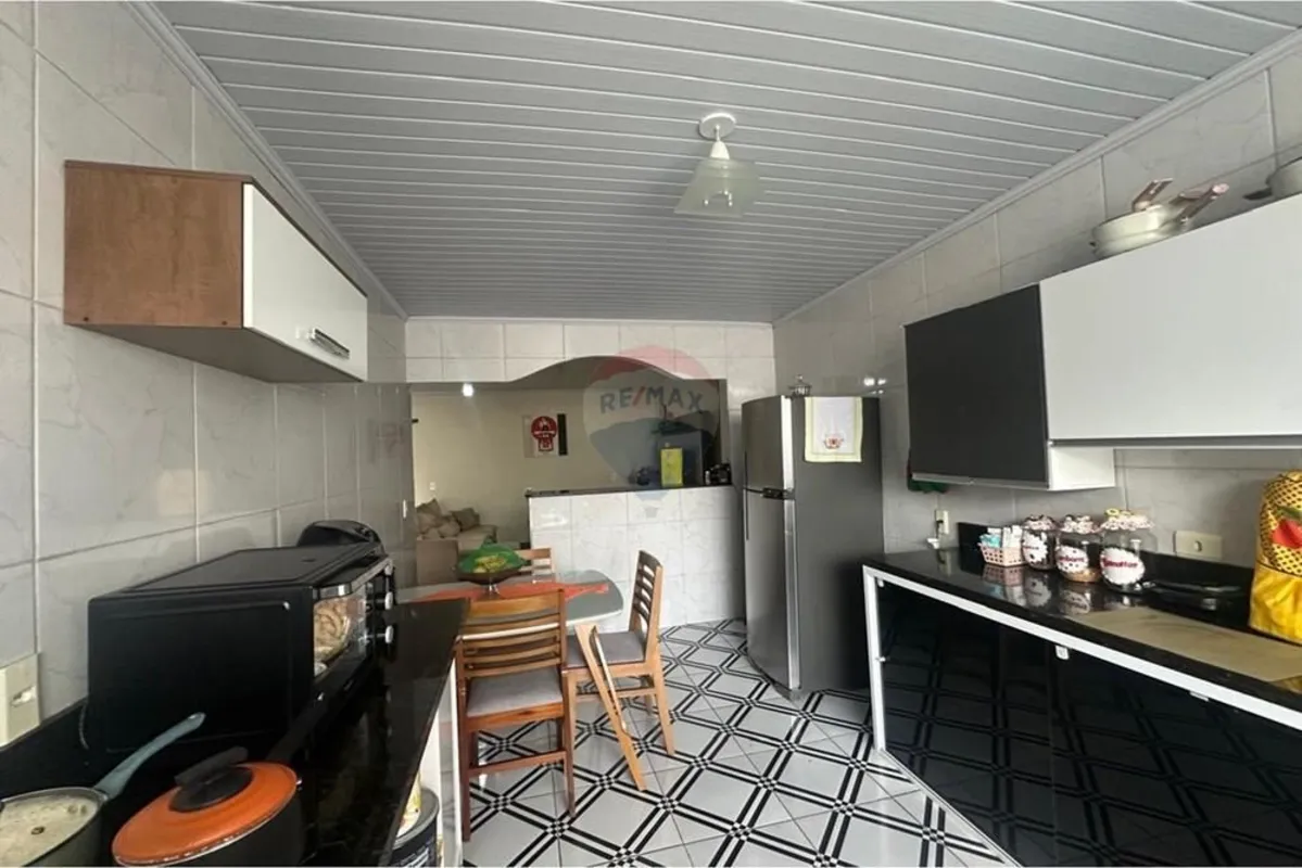 CASA À VENDA NA QNM 10 LOCALIZAÇÃO EXCELENTE!OPORTUNIDADE ÚNICA CASA COM CONFORT...