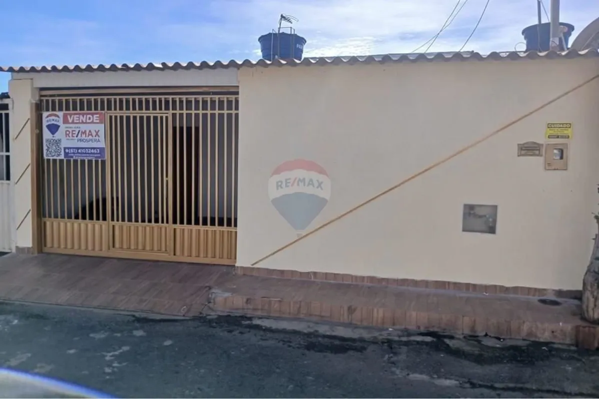 CASA NA QS 06, RIACHO FUNDO 2 COM 2 QUARTOS BAIXOU DE R$ 270.000,00 PARA R$ 260....